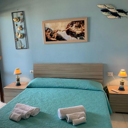 Una Finestra Sul Mare Calasetta Ngoại thất bức ảnh